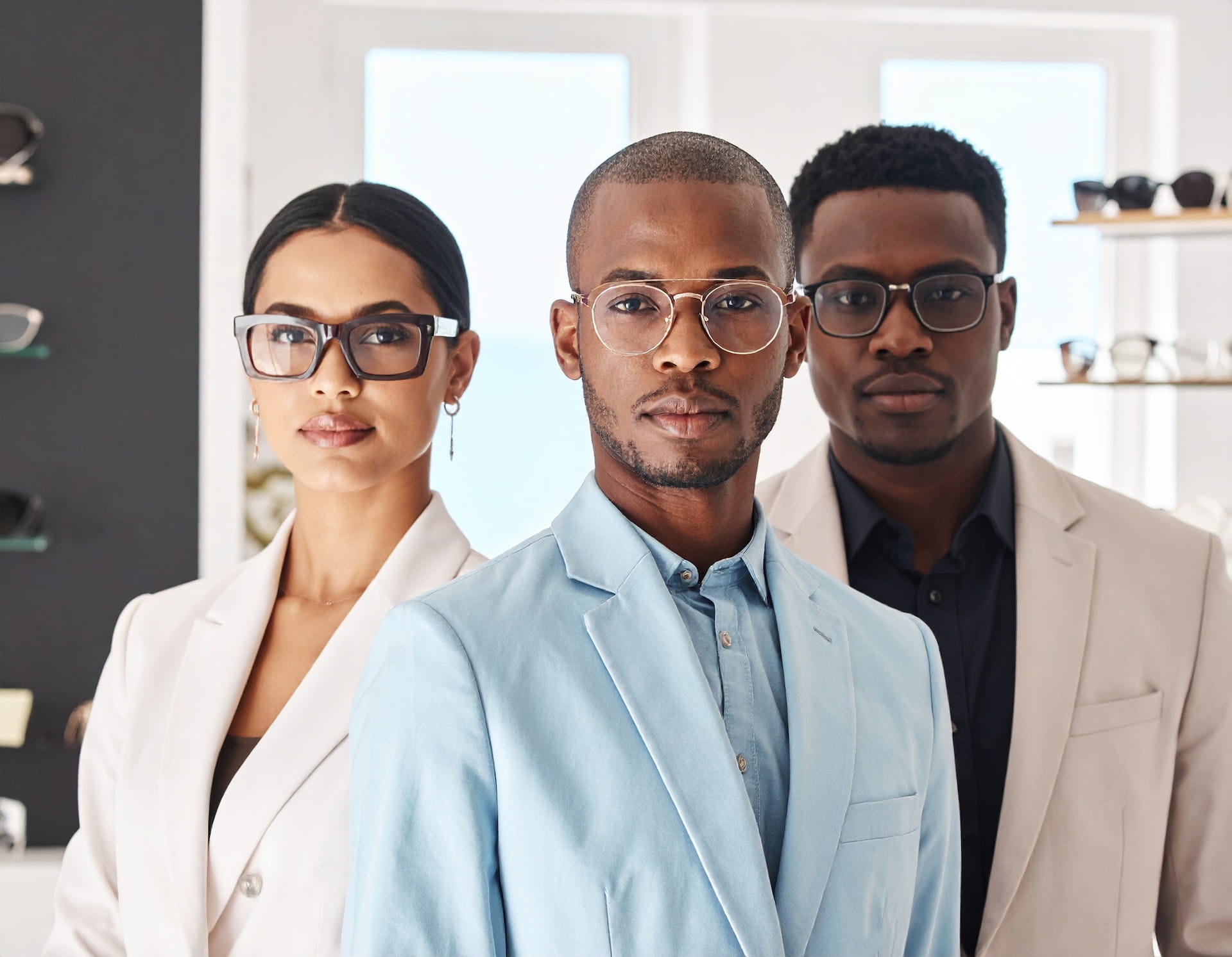 Finding Your Perfect Fit: How to Choose Frames for Narrow or Wide Faces