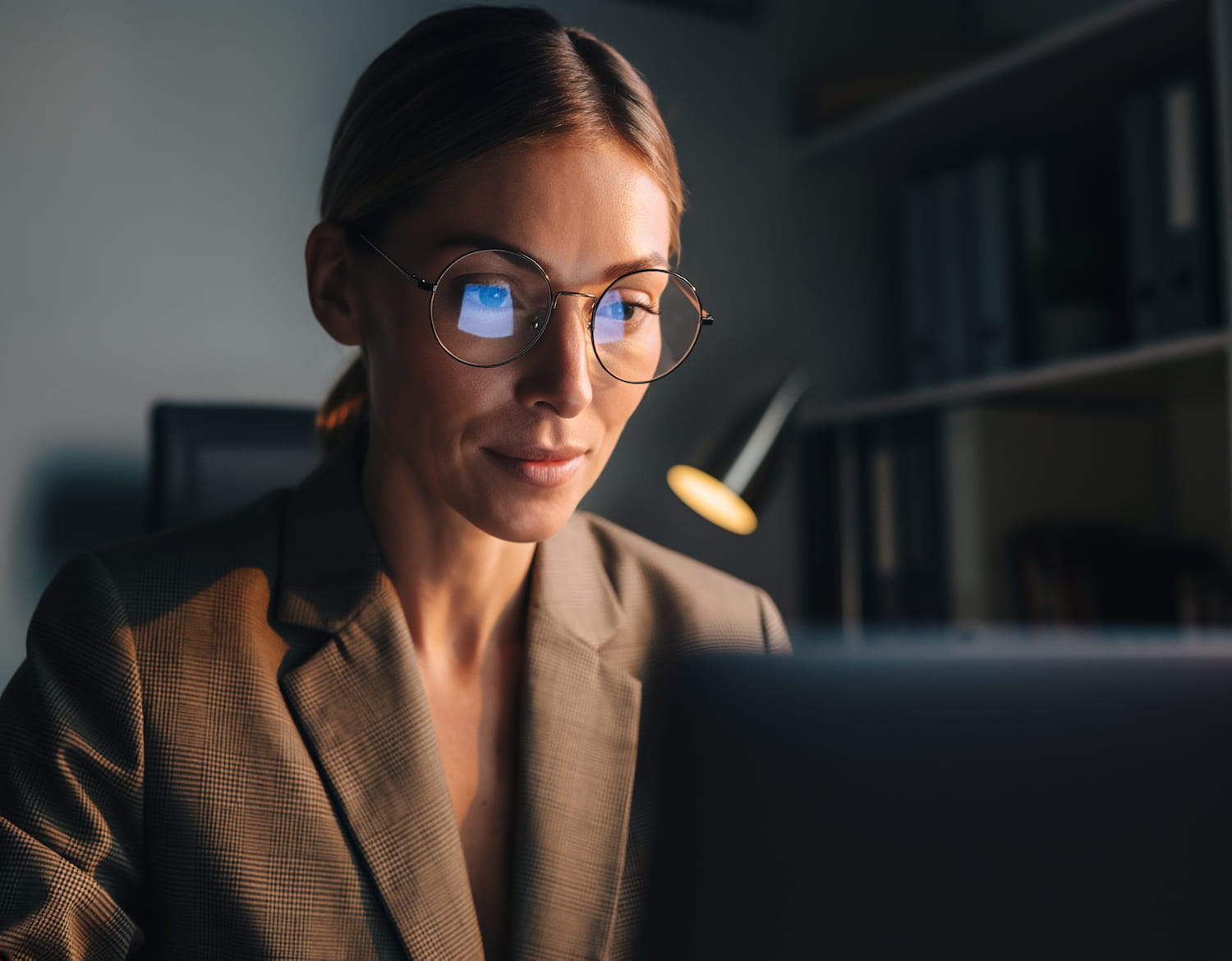 Screen Style: How the Right Eyewear Elevates Your Professional Presence on Video Calls